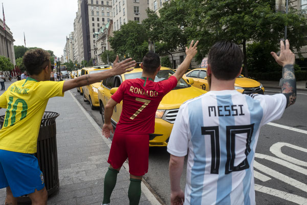 Messi Neymar Ronaldo Lookalikes in New York – FOX Sports World Cup 2018 Promotion
