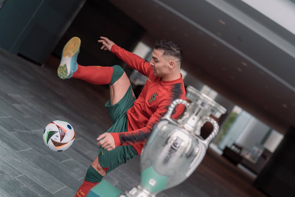 Football Freestyler around the world