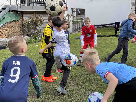 Fußball-Künstler Saki interaktive Show für Kinder Kaiserslautern