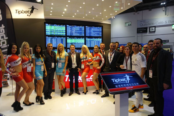 Teamwork Tipbet Stand, ICE London Messe Kooperation, Fußball Freestyle Team, London Messe Entertainment