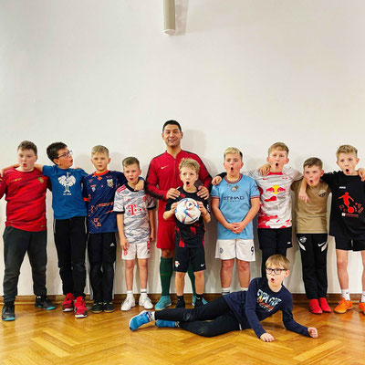 Fußball-Workshop in Thüringen mit Saki - Training für Kinder.