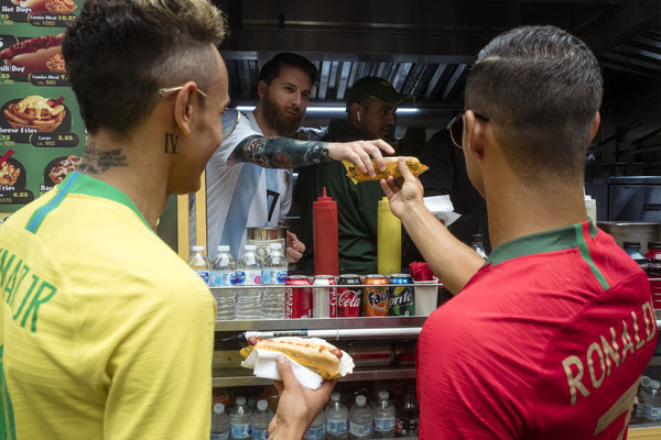 Ronaldo Messi Neymar Lookalikes am Food-Stand – FOX Sports WM 2018 Roadtrip USA