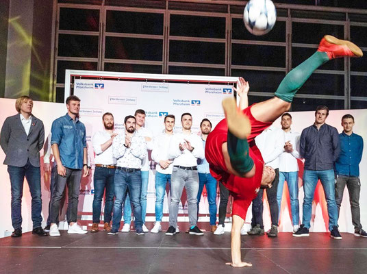 On Stage - Football Freestyler and skills