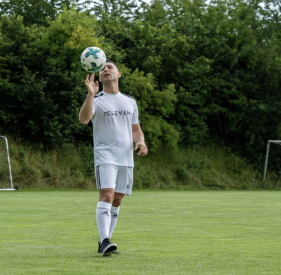 Fussball Influencer Marketing Freestyler Sportplatz Shooting Videoproduktion Werbung