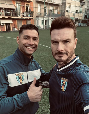 Fussball Double Ronaldo Beckham Barcelona Lookalikes bei der Produktion.