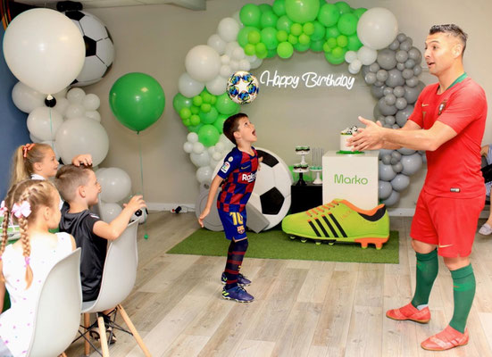 Animation at soccer birthday with Ronaldo Lookalike