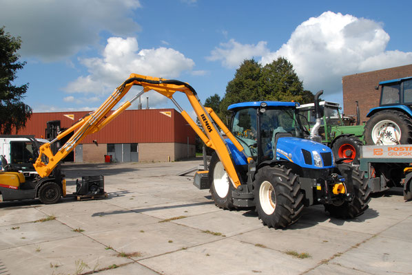 Hemos ORCA gemonteerd op New Holland T6.160. De eerste ORCA gemonteerd aan een 4 cilinder tractor. Geleverd aan Roy Besseling, Hem. September 2014