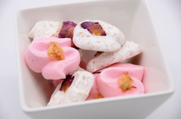 ローズペタルメレンゲクッキー