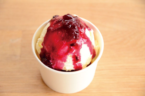 飛騨ローズのバニラアイス(10/16・17のみ)