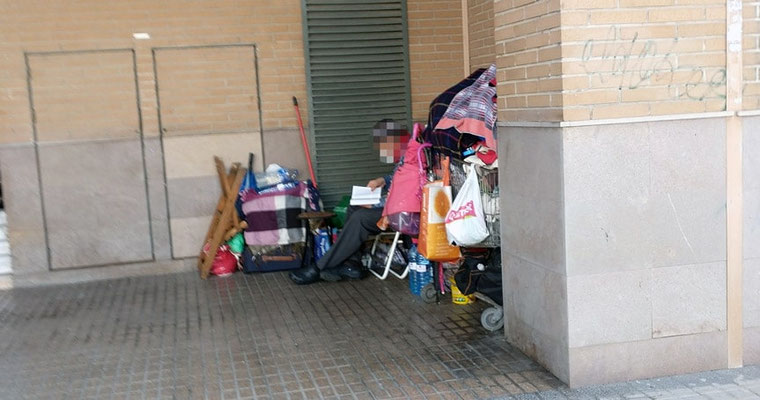 Vivir en la calle estando jubilado es muy triste, cuando la pensión de jubilación no llega para pagar un alquiler. “No han trabajado toda la vida para morir en la calle como perros”.