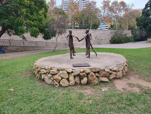 Donación del Pediatra, Carlos de Paredes (Fundación niños y niñas de Valencia "Corro de la patata".)
