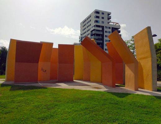Monumento, autor  desconocido.