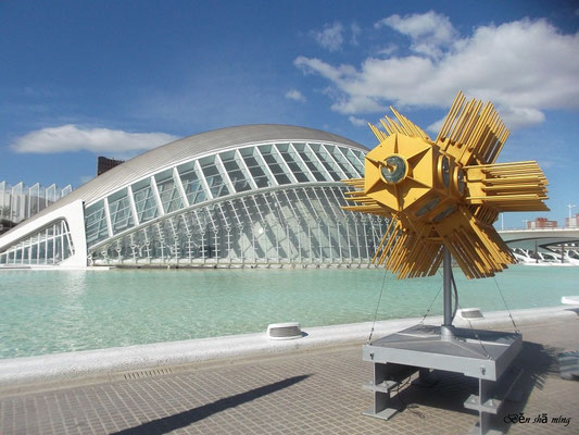 Estilo: Sus obras son consideradas "ready-mades del asombro", donde fragmentos de máquinas se transforman en tótems artísticos cargados de emoción e ingenio. 