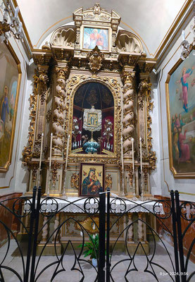 Capilla de la Purísima "Xiqueta" patrona de Benissa, cuya imagen se encuentra representada en el retablo.