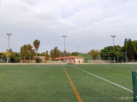 Campo de fútbol en el barrio de Benicalap.