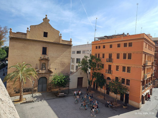 Plaza e iglesia de Santa Úrsula.
