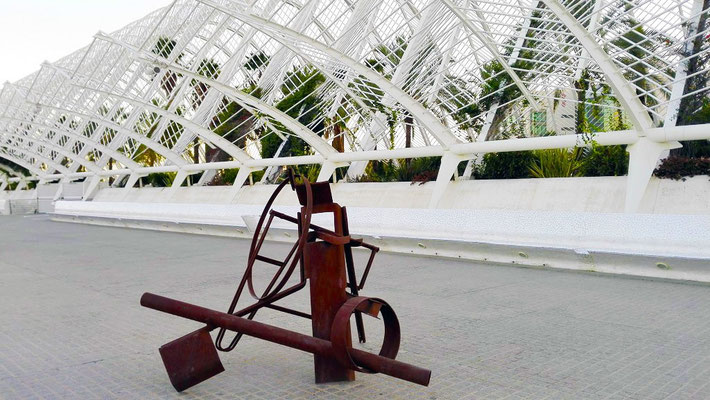 Nombre de las escultura:Asia. Obra de Ruud Kuijer - Valencia. 
