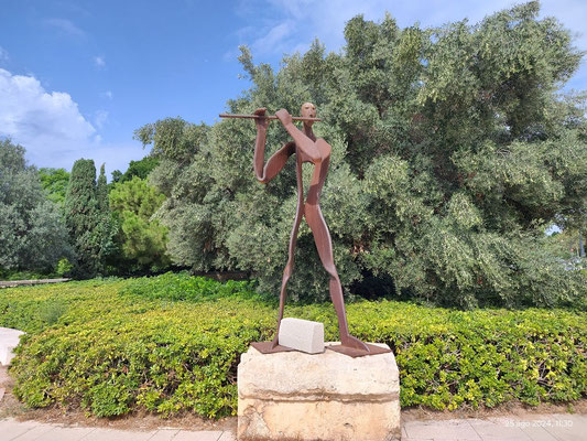  "El Flautista  ", escultura en los Jardines de la Ciudad de las Artes y las Ciencias de Valencia (2008).