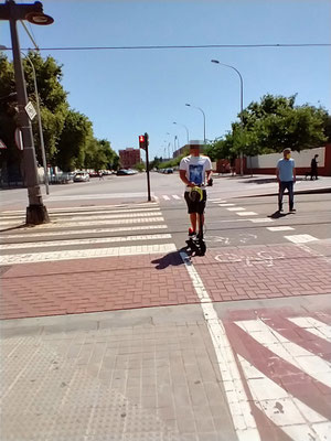 Siguen sin respetar los semáforos en rojo en Valencia a inicios en 2026.