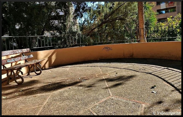 Plaza en la montañita y el mirador del jardín de Monforte