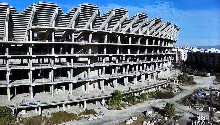 El Nou Mestalla, todavía sin denominación oficial, es un futuro estadio de fútbol en fase de construcción en la ciudad de Valencia, es un proyecto de momento paralizado.  