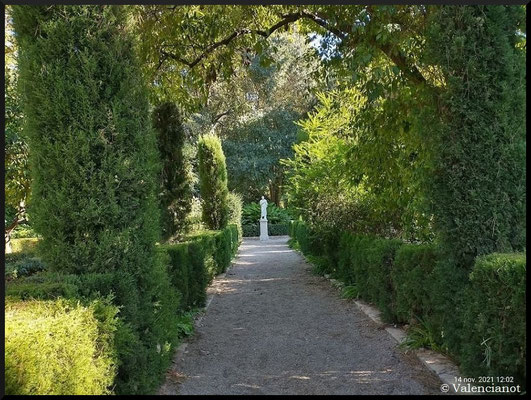 Paseo precioso para lo enamorados conocido como el de los arcos. 
