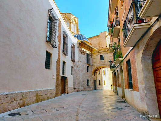 Pasadizo que une el Palacio Arzobispal de Valencia a la Catedral, del siglo XVIII.