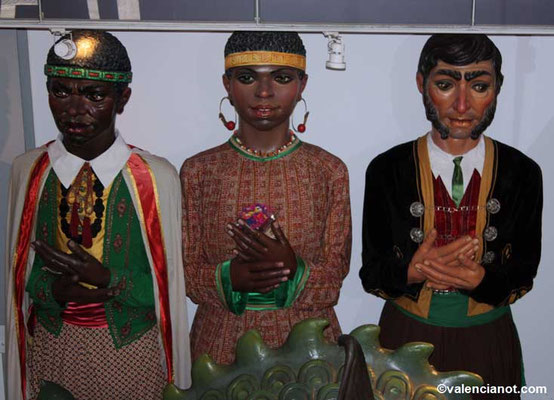 Las figuras de los "gigantes" (conocidas localmente como gegants) se encuentran en exposición permanente en el Museo del Corpus - Casa de las Rocas, ubicado en la Calle Roteros, 8, 46003 Valencia. 