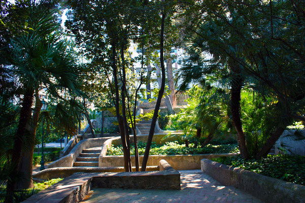 La Montaña de Elío, ubicada dentro de los Jardines de Viveros o Jardines del Real en Valencia, es en realidad una pequeña elevación artificial construida con los restos del derribo del antiguo Palacio del Real.