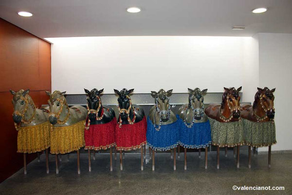 Caballitos para el día del Corpus Valencia ciudad. El museo alberga las "Rocas", que son grandes carrozas triunfales de madera que datan del siglo XV y que forman parte central de la procesión del Corpus Christi de Valencia.