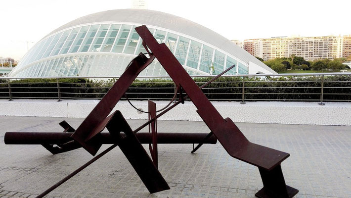 Nombre de las escultura:Carla. Obra de Ruud Kuijer - Valencia. 
