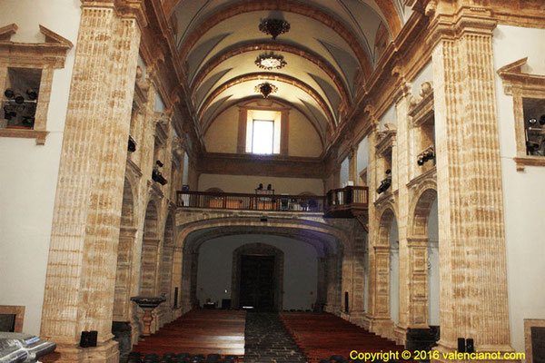 Interior  Iglesia.  