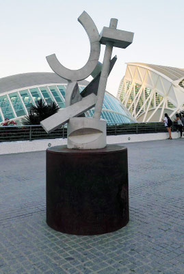 Nombre de las escultura: Silvia. Obra de Ruud Kuijer - Valencia. 