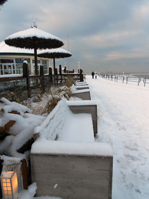 Surfcafé Norderney im Schnee