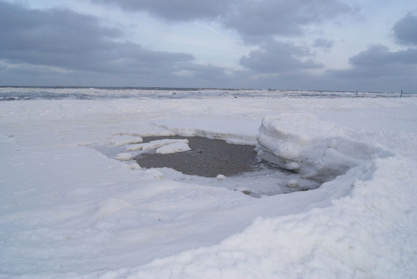 Eisschollen am Nordstrand Norderney