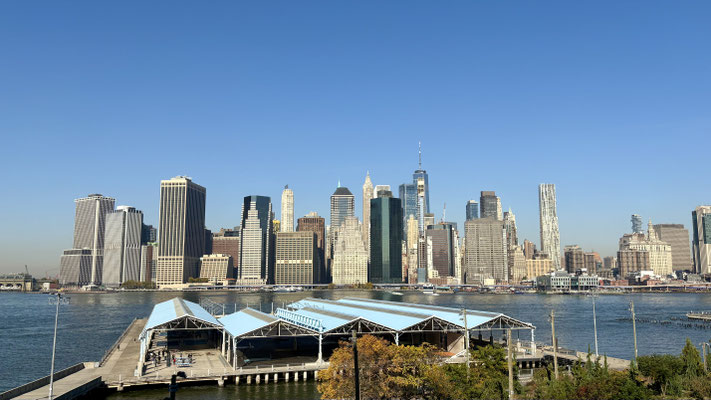 der Blick von Brooklyn Richtung Manhattan
