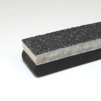 Alleskönner Wasserstrahl - Verbund Graphit-Filz-Moosgummi als Dichtungsmaterial wird mit einem Schnitt gefertigt