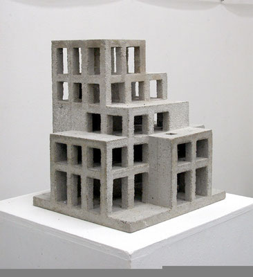 Haus Bern, 2004, Betonguss, 43x41x38 cm