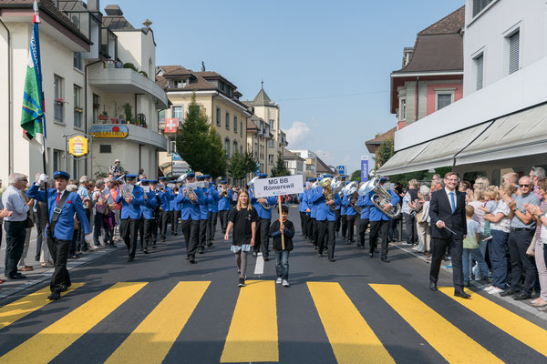 Die MG Römerswil bei der Marschmusikparade