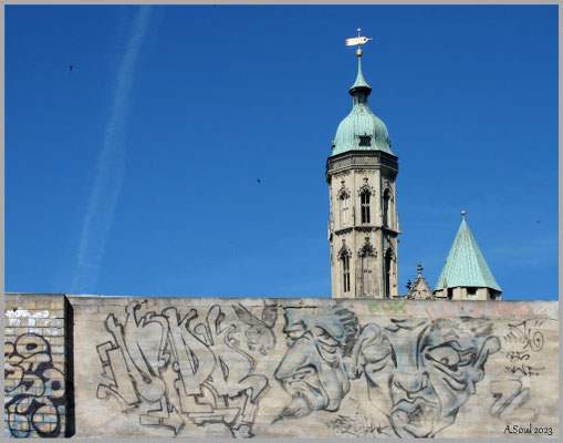 Blick über die Mauer