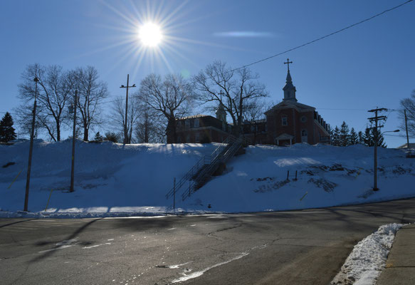 Vue sur l'ancienne église de la ville de Saint-Louis, aujourd'hui rattachée à la commune de Trois-Rivières