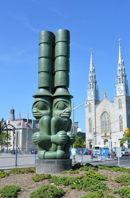 Sculpture de l'artiste haïda James Hart