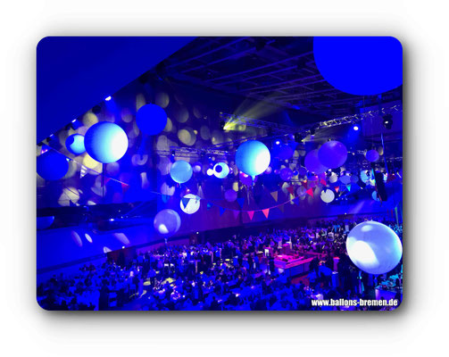 Bunte Ballons in der ÖVB-Arena Bremen