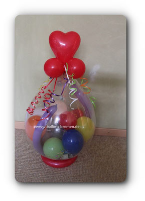 Viele bunte Ballons als Verpackung