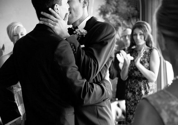Gay Wedding "Two Married Men" | www.ihrhochzeitsplaner.berlin