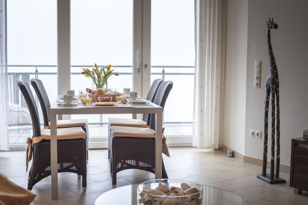 Strandpalais Duhnen Ferienwohnung Nr 20, der Essplatz mit Meerblick