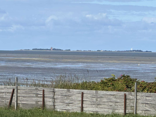 Die Insel Neuwerk befindet sich vor den Ferienwohnungen an der Duhner Spitze