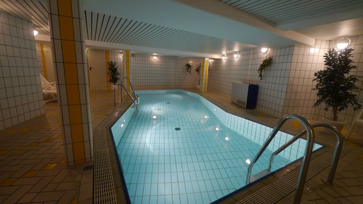 Das Schwimmbad mit Gegenstromanlage in der Residenz Meeresbrandung