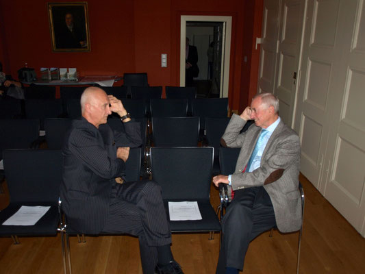 Jozef Banás (li.) im Gespräch mit Peter Pragal