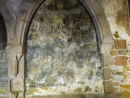 Kreuzgang in dem ehemaligen Franziskanerkloster mit Fresken in Saverne